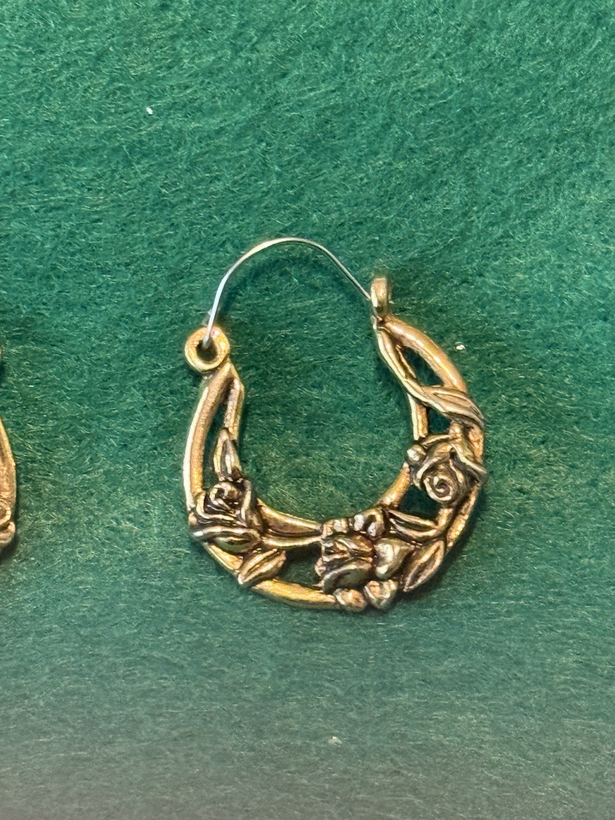 Gold Tone Metal Floral Hoop Earrings Round Shape Hook Closure No Stone