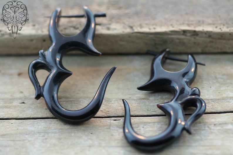 PAIR BUFFALO HORN 16g (1.2MM) OHM SPIRALS PLUGS PLUG SPIRAL