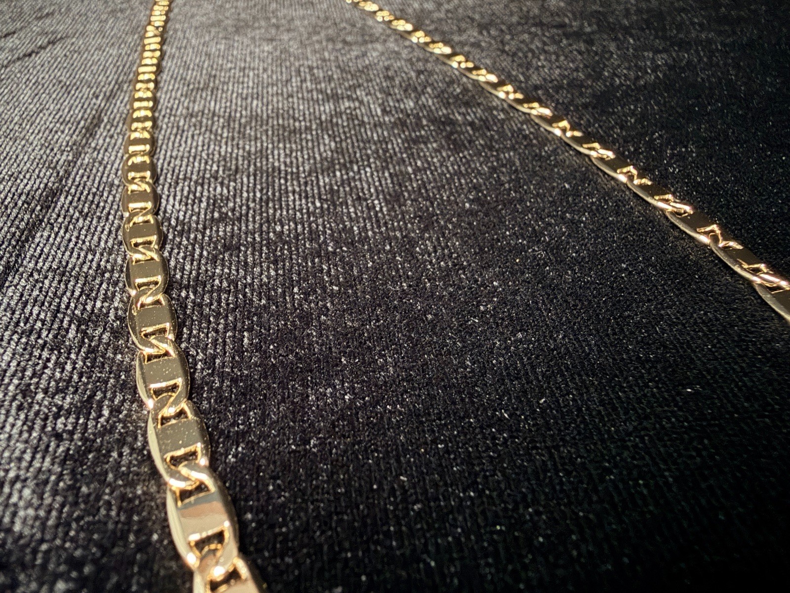 20in 4.8MM Mariner necklace w/gold finish. Perfect for everyday wear! BRAND NEW