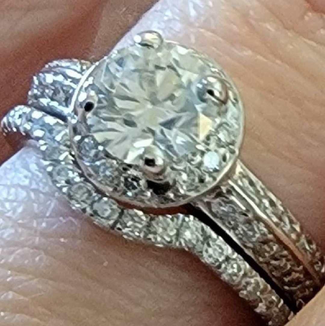 Beautiful Vintage 14k White Gold Diamond Wedding Set. Size 5.75-6.