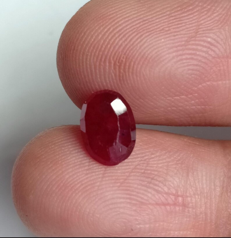 1.70 Ct Pigeon Red Ruby Oval Rare Quality Ruby Loose For Jewelry 8.6×7.6 mm