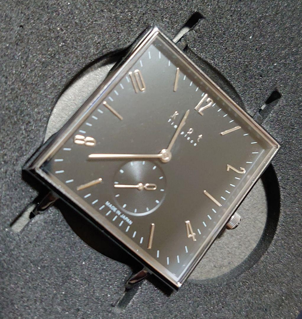 Knot Square SQ-32SVBK with selectable genuine strap