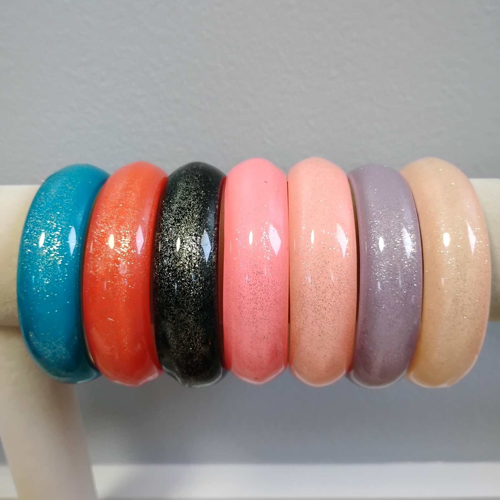 Vintage Sz 6.5 Small Wrist Bangle Glitter Plastic Resin Bracelet Lot Girls Teens