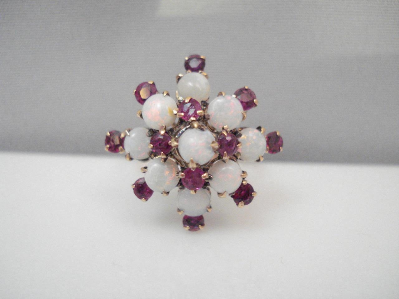 5.3 GRAM VINTAGE 14K YELLOW GOLD OPAL & RUBY COCKTAILCLUSTER RING SIZE 9.75