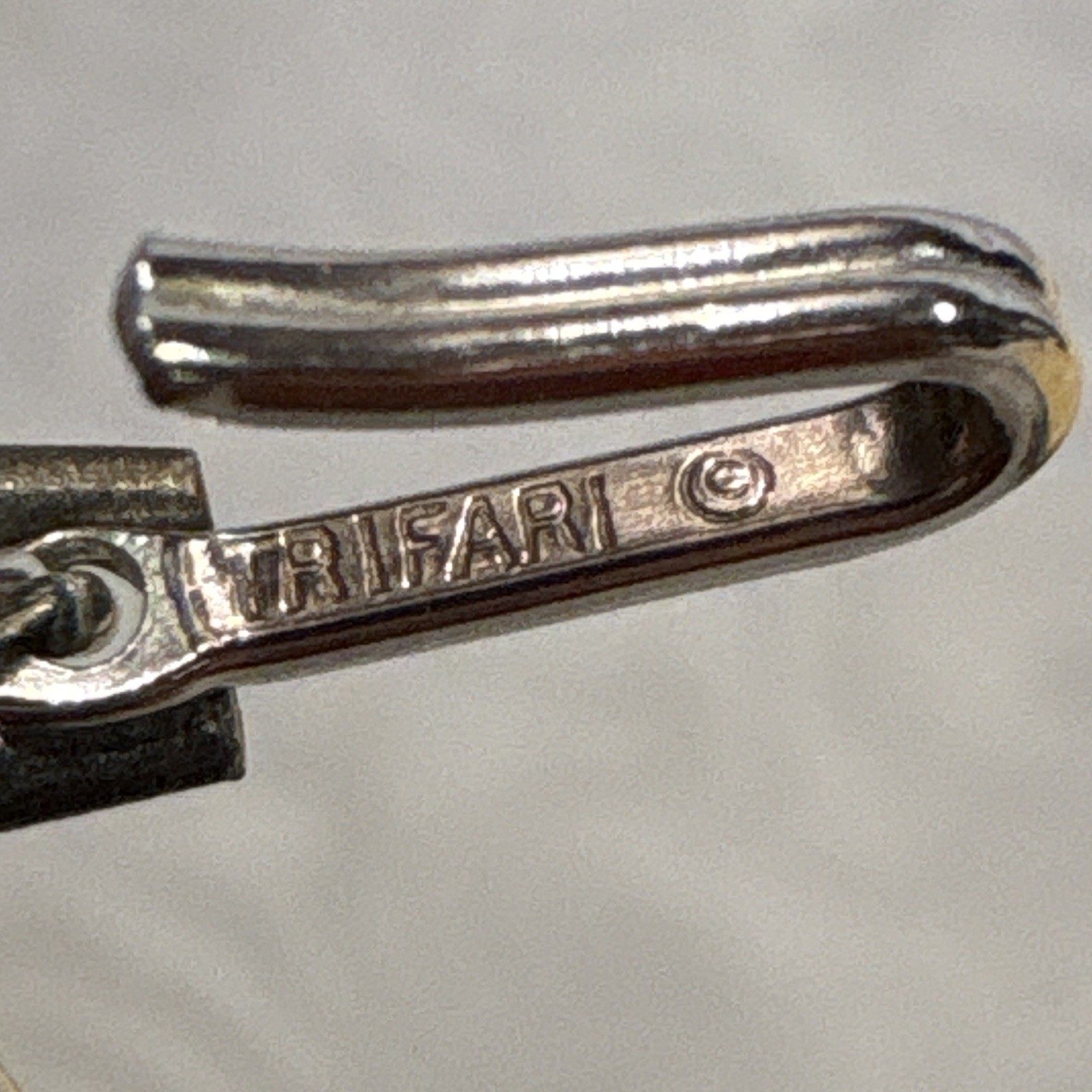 Trifari Bow choker Silver Tone Necklace, Extender, 15 in long