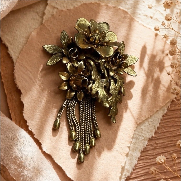 Vintage Antique Brass Brooch Pin – Nature Floral Leaf Design