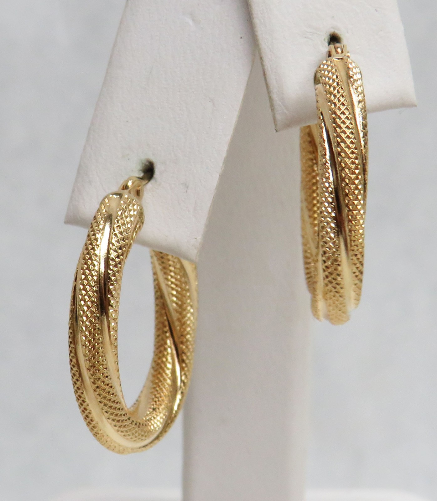 BEAUTIFUL UNOAERRE 14K GOLD PUFFY OVAL HOOP EARRINGS