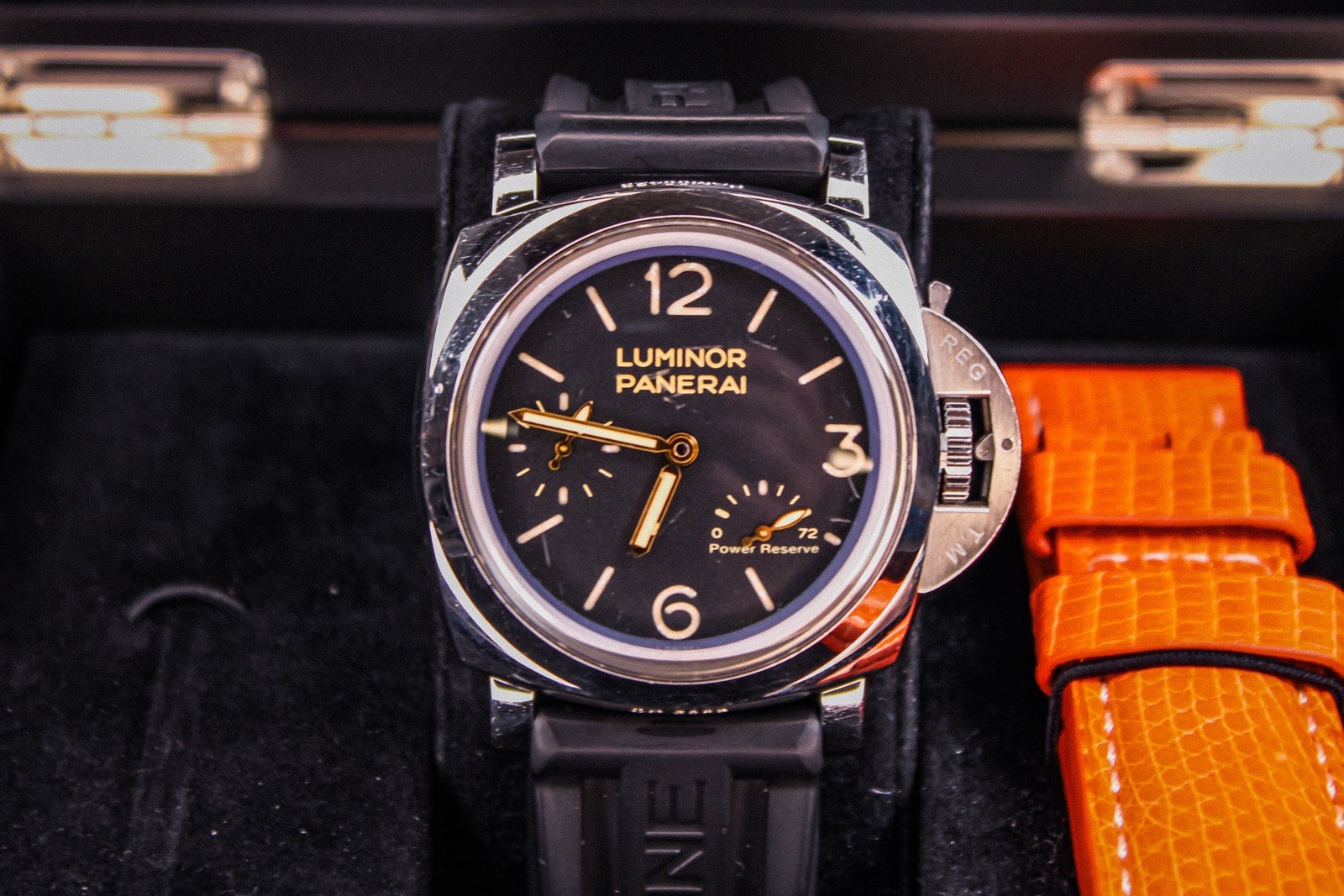 Panerai Luminor 3 Days Men’s Black Rubber Strap @ Lizard Strap Watch – PAM00423