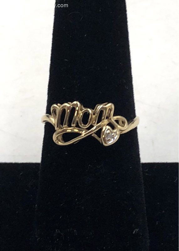 10K Yellow Gold “Mom” Ring Size 6.5 – 1.45g