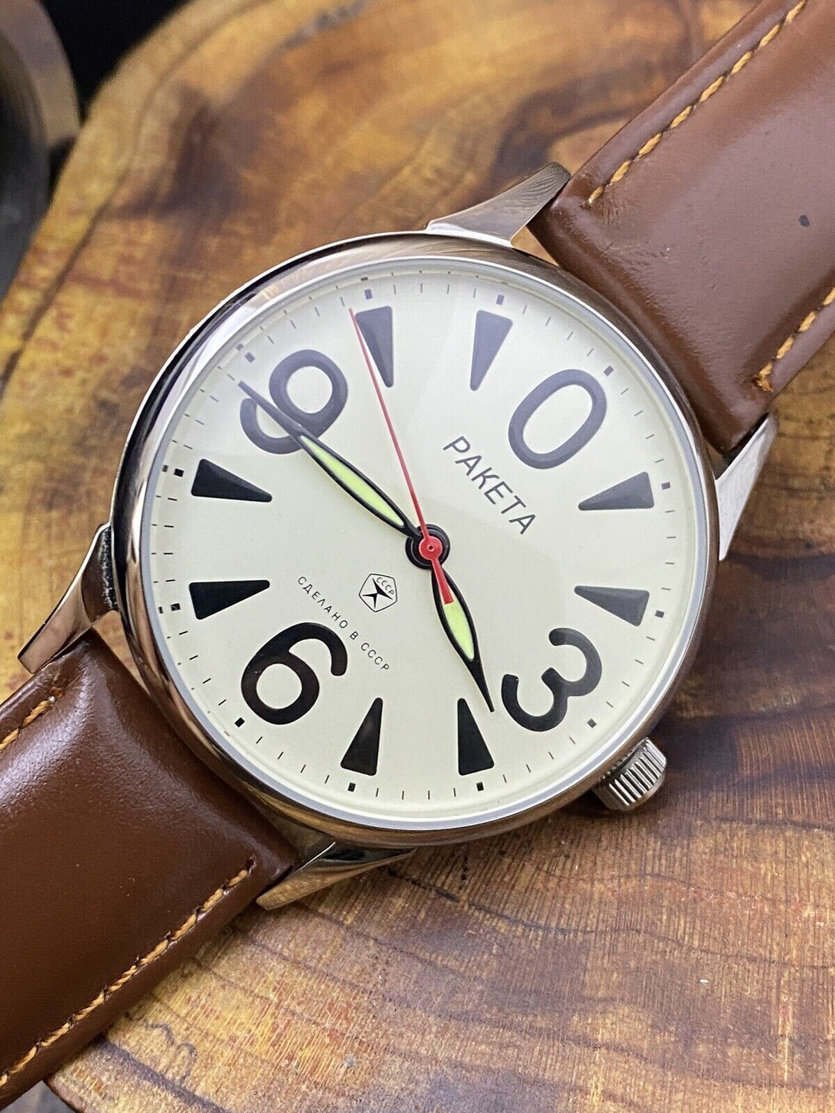 Vintage Raketa “Big Zero” Watch – Minimalist Soviet Style with Distinctive Dial