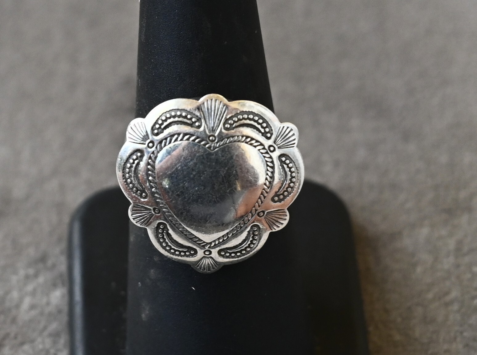 Unique Navajo Button Cover Ring by Davin Benally Sterling Silver 5.8 grams