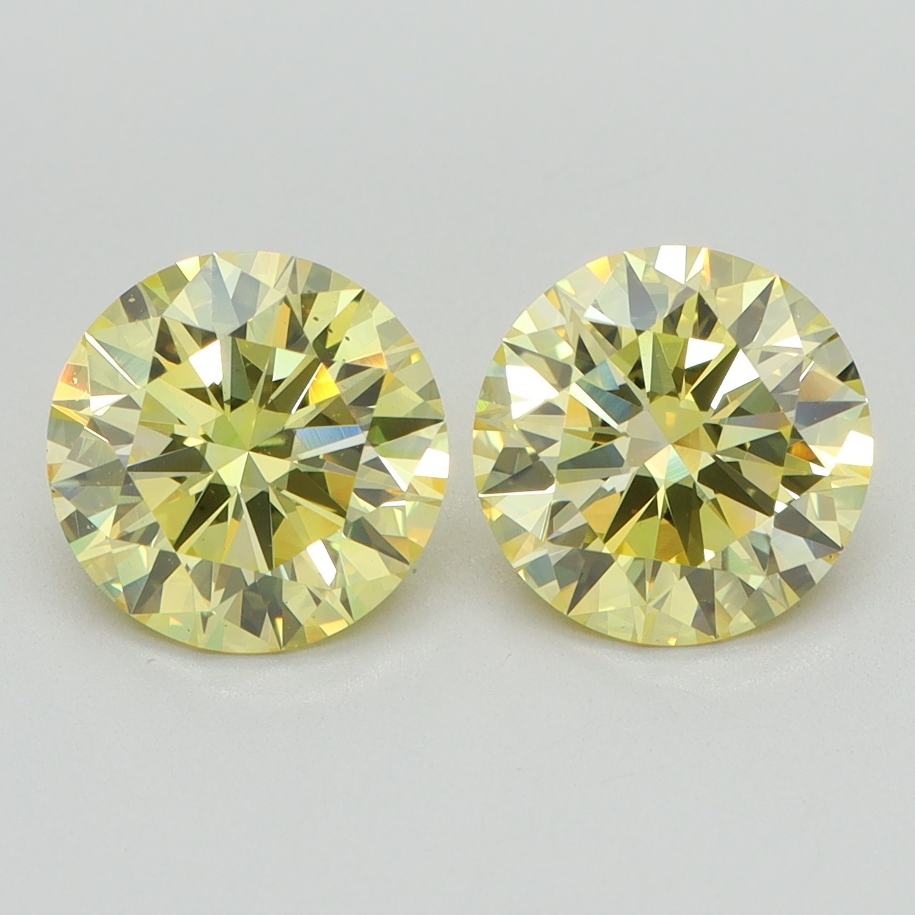Fancy Vivid Yellow Round Pair 2.47 Cts VS1 Lab Grown CVD Diamond for Earring