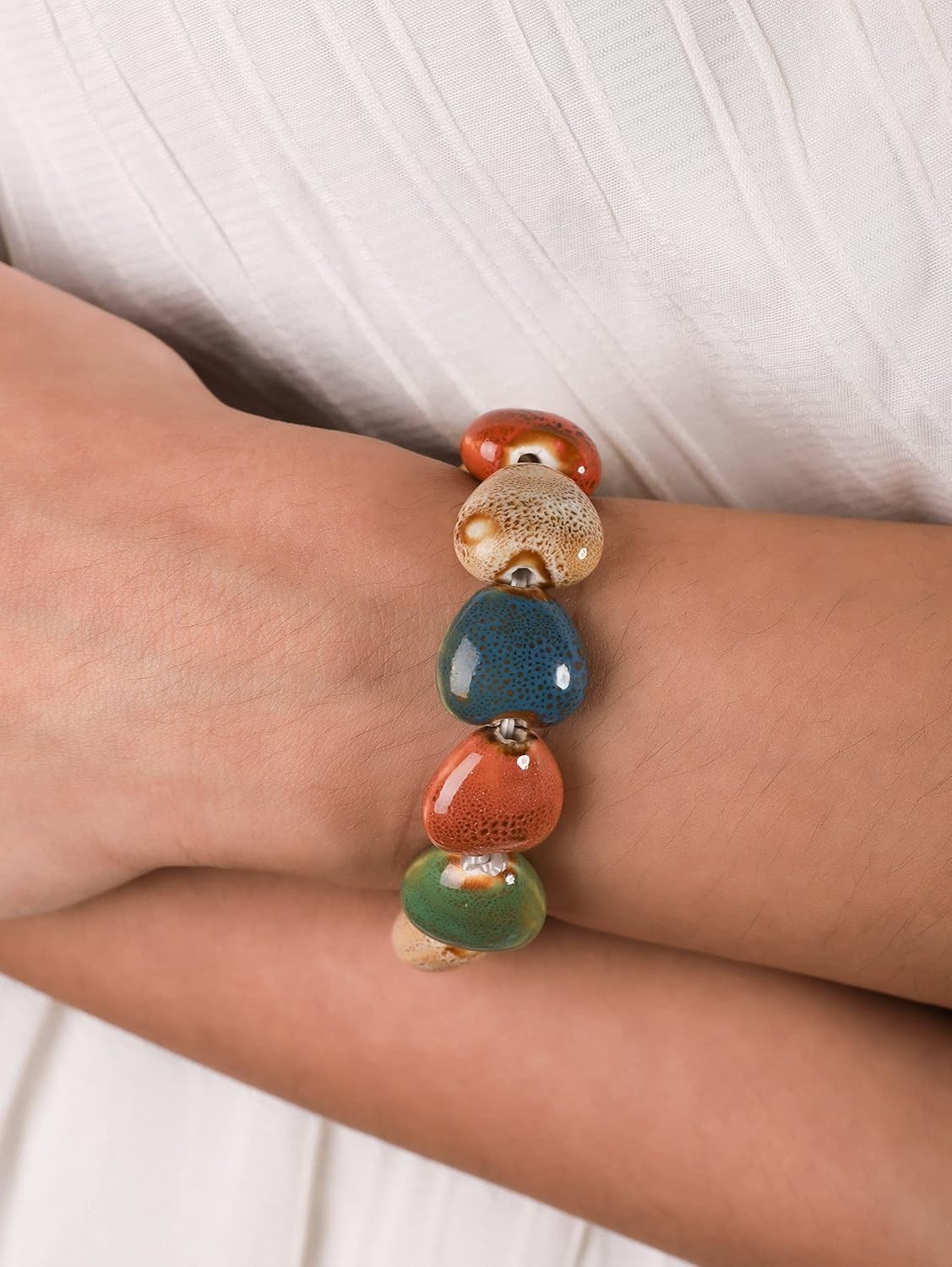 Chic Stretch Bracelet with Heart-Shaped Ceramic Beads – Thoughtful Gift for Her