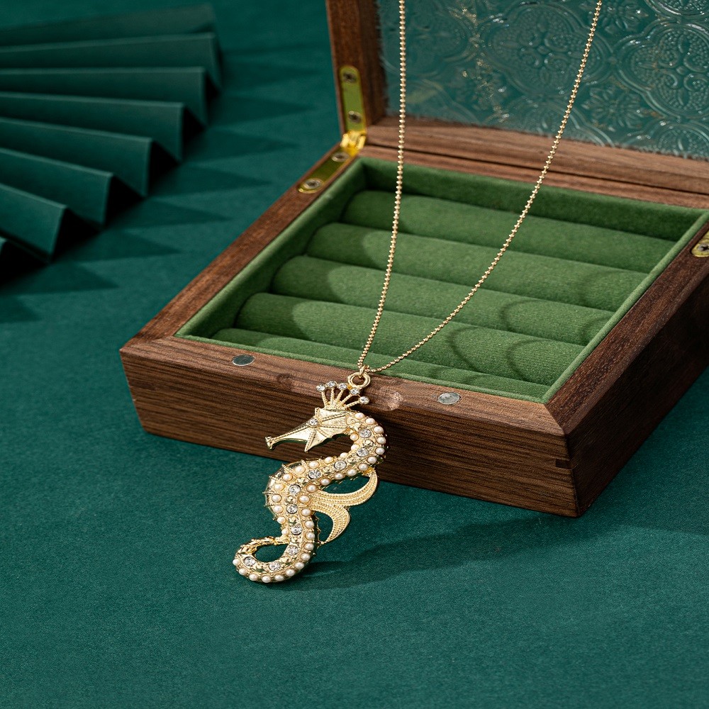 Ocean Series Long Necklace Crystal Inlaid Gold Alloy Pendant Adjustable Chain