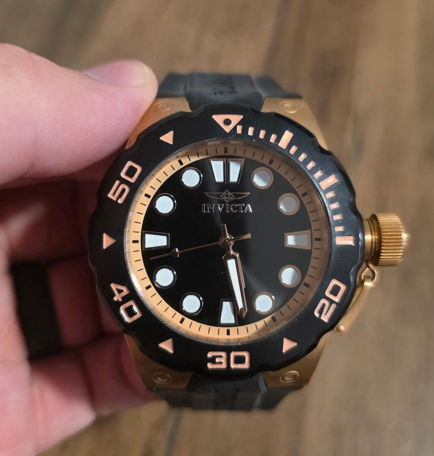 Invicta Pro Diver Men’s Quartz Diver Watch 200m Black Dial Black/Gold Bezel