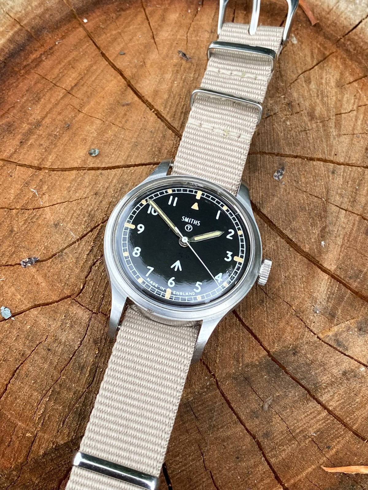 Vintage Smiths W10 ^ british army issued watch dated 1969.