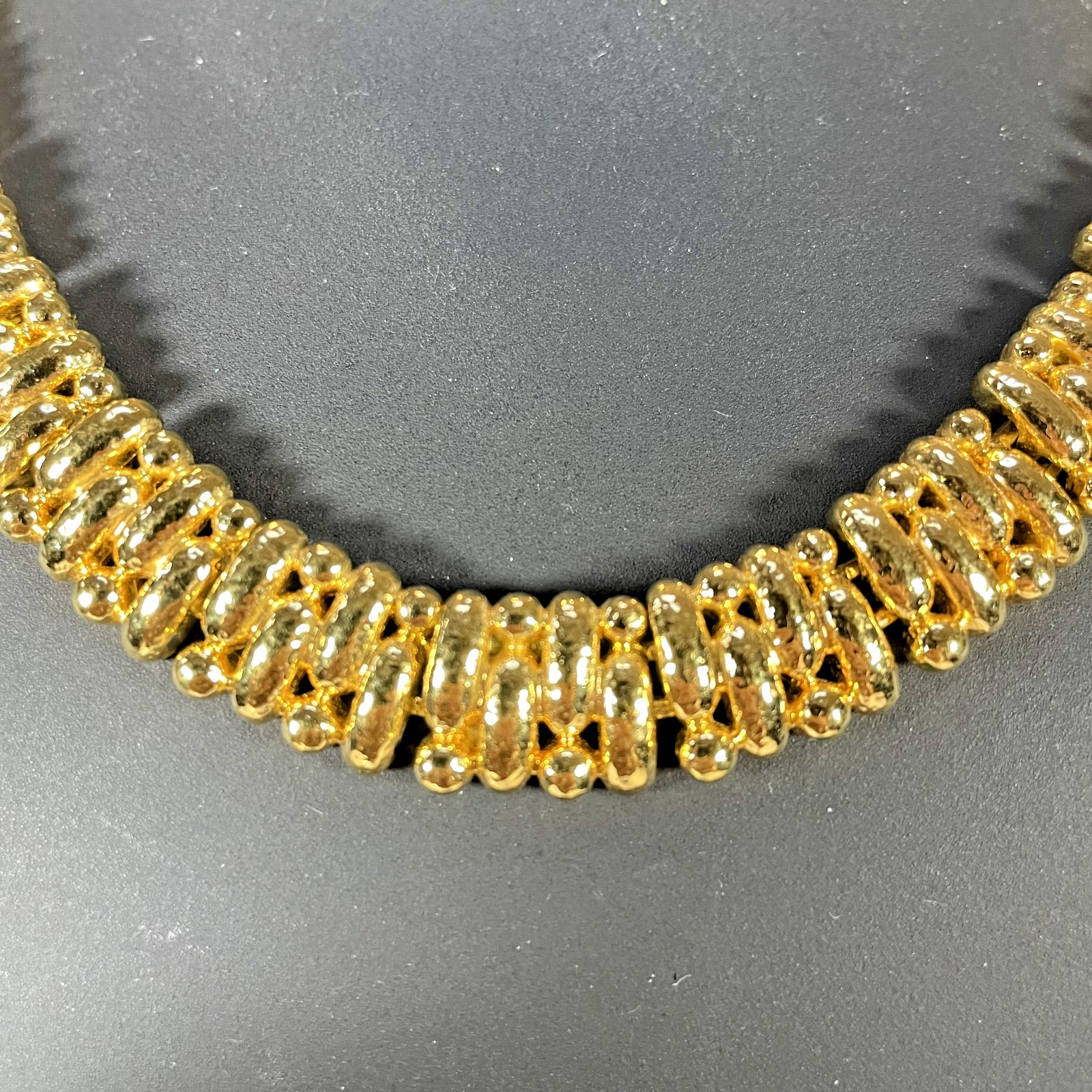 VTG Signed Trifari Gold Tone Statement Necklace Ribbed Link Collar Runway Glam