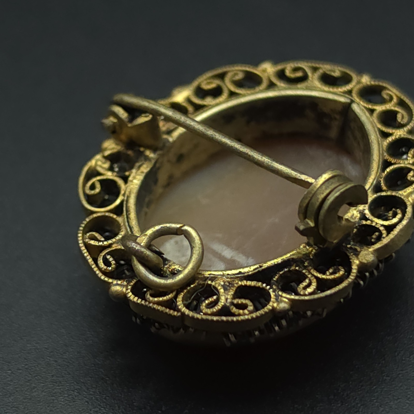 Antique Edwardian Carved Shell Three Graces Cameo Pendant Brooch Gilt Filigree