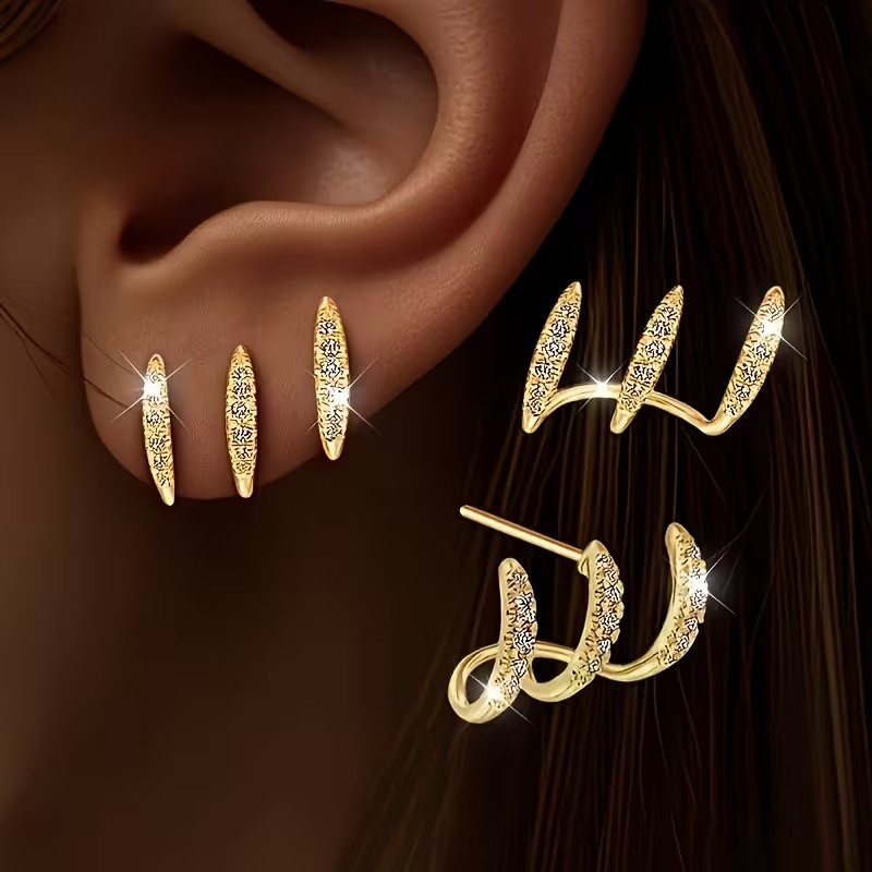 A Pair of Lady’S Prong-Set Earrings, Sparkling And Luxurious, Elegant And Chic..