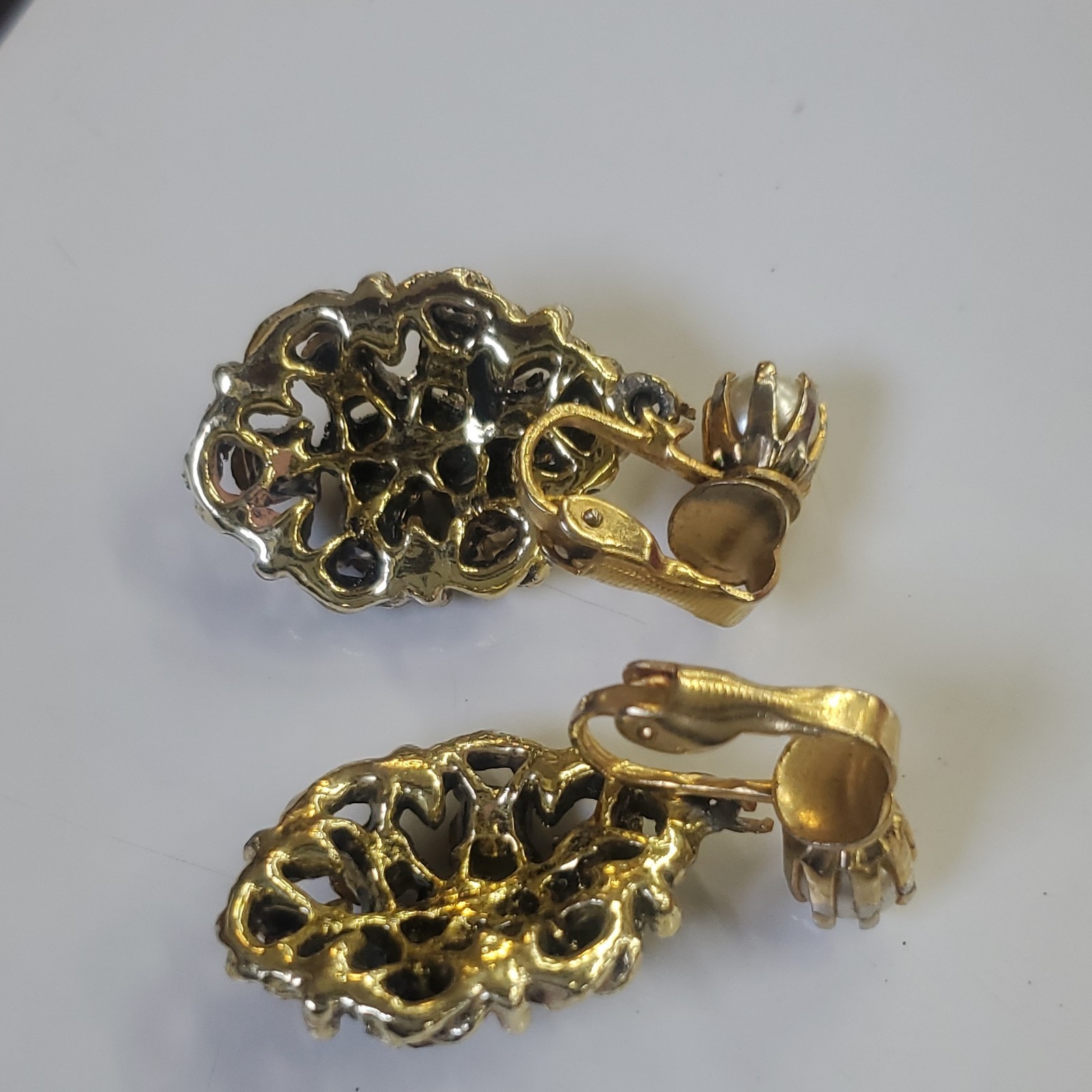 Gold Tone Clip-On Dangle Drop Earrings Teardrop White Pearl Crystal Cluster