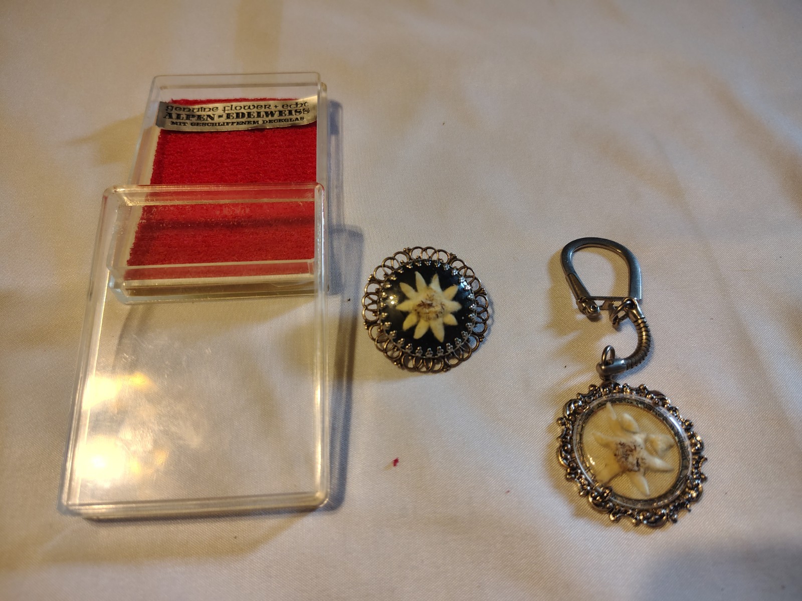Vintage! Edelweiss Pressed Flower Brooch & Keychain Germany Souvenir