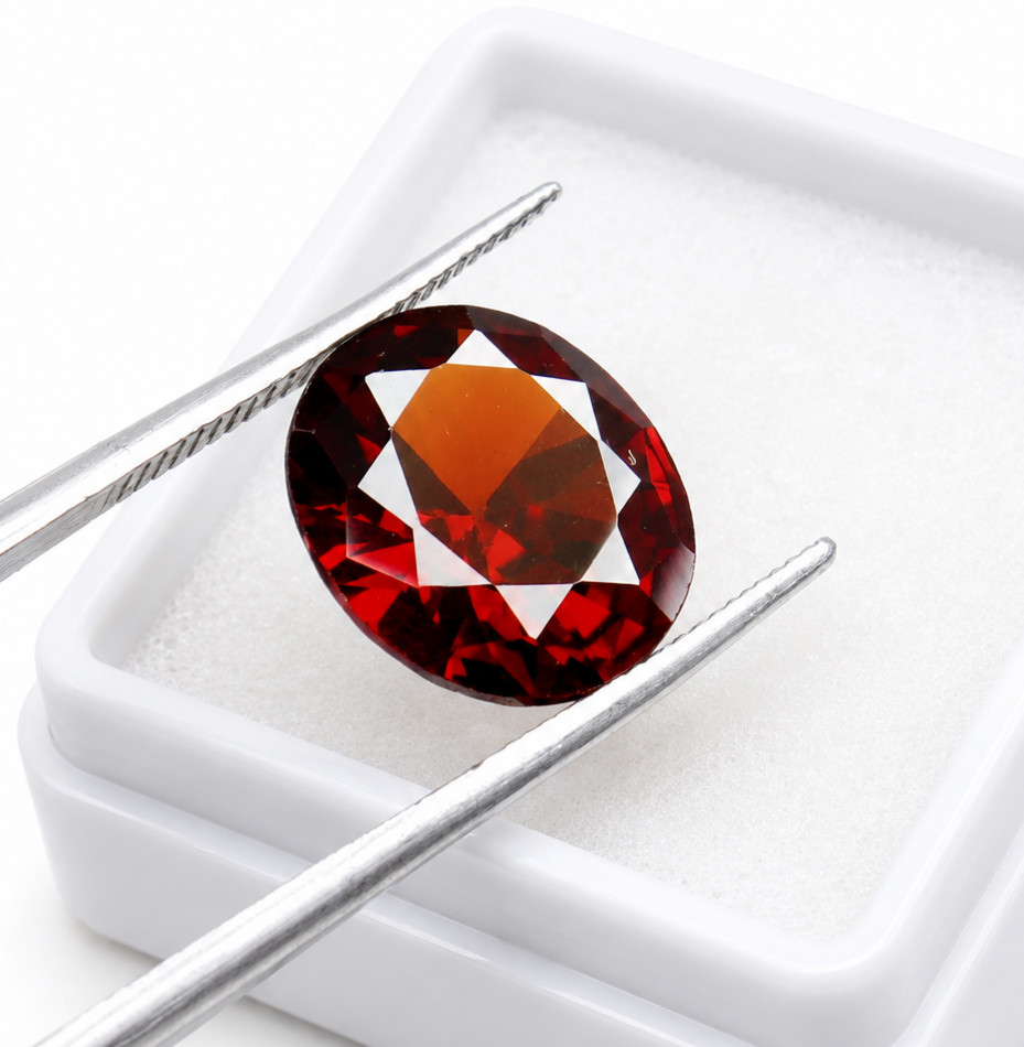 5.25 Ct Natural Red Hessonite Garnet Oval Cut GGI Certified Loose Gemstone