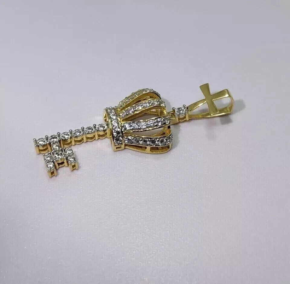 Round Cut Simulated Diamond Stunning Crown Key Pendant In 14K Yellow Gold Plated