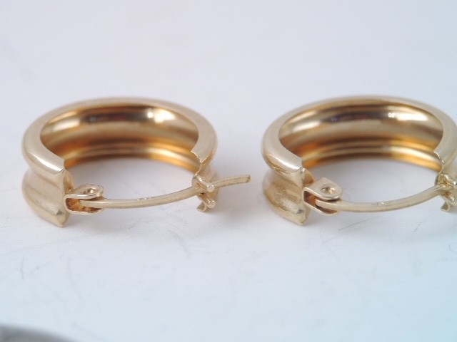 WIDE DESIGNED RL 14K YELLOW GOLD HOOP EARRINGS 5/8 “