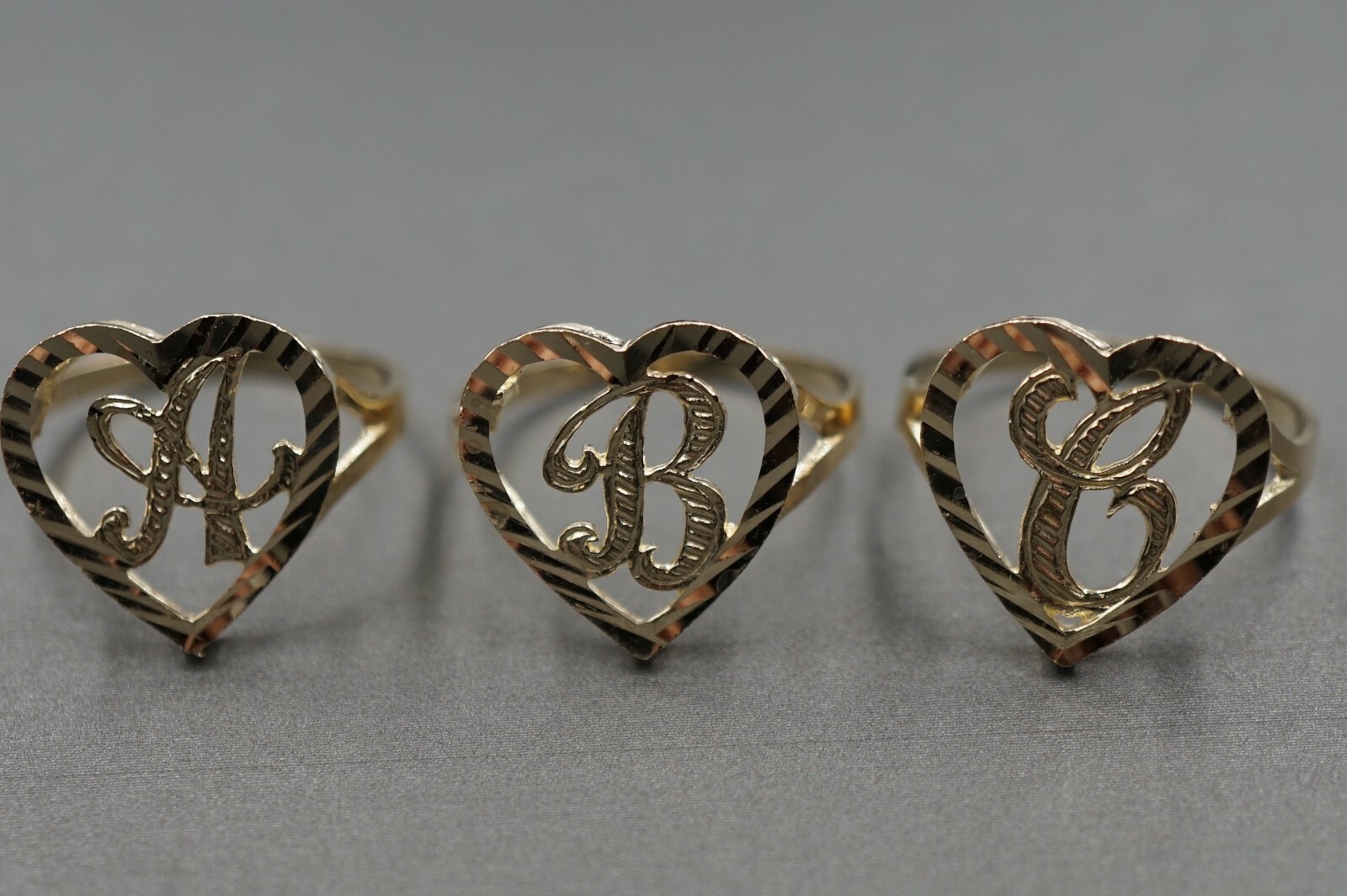 10K Solid Yellow Gold Diamond Cut Heart Initial Letter Alphabet Ring. Size 7.25