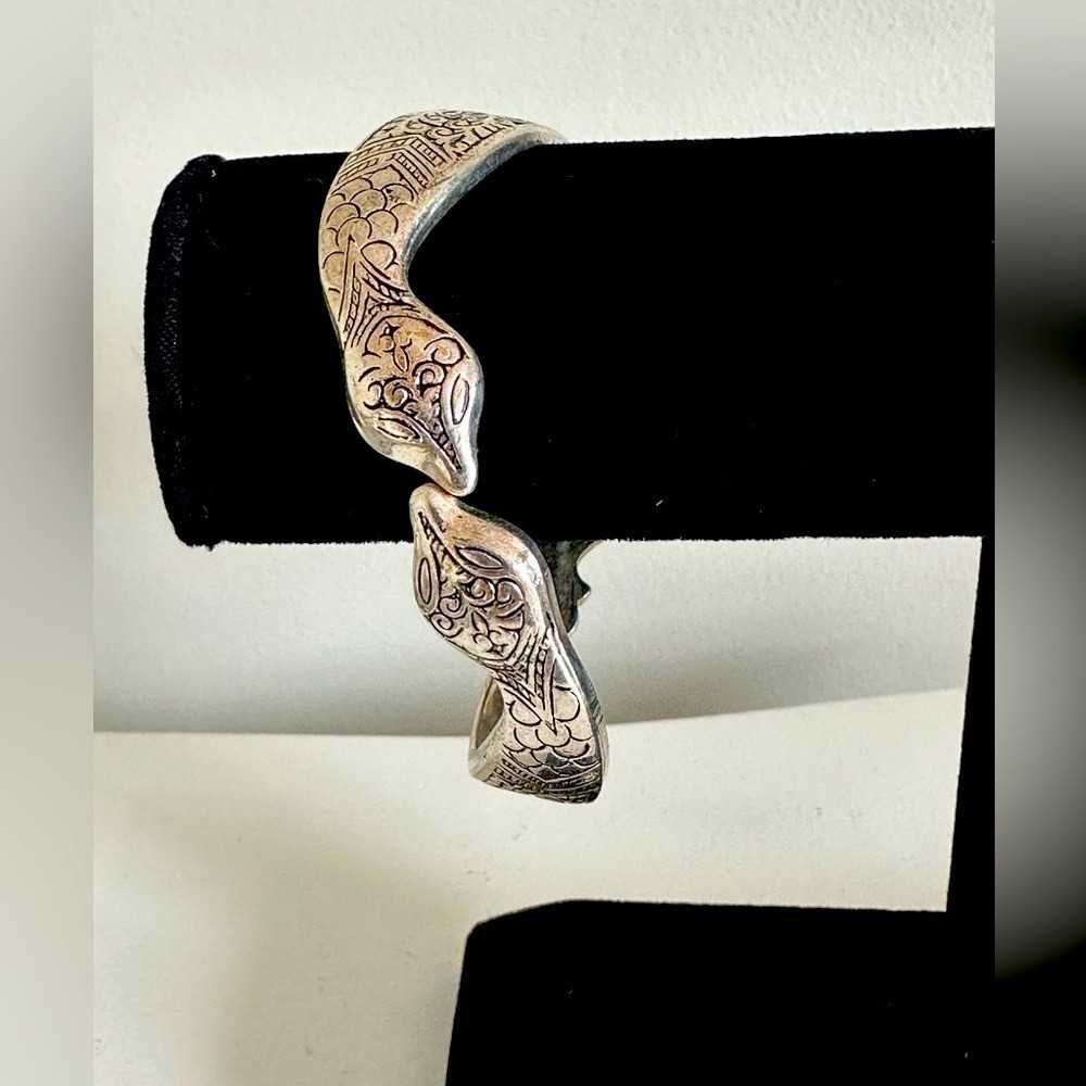 Engraved Double Snake Head Hinged Moroccan Bangles Silver Toned