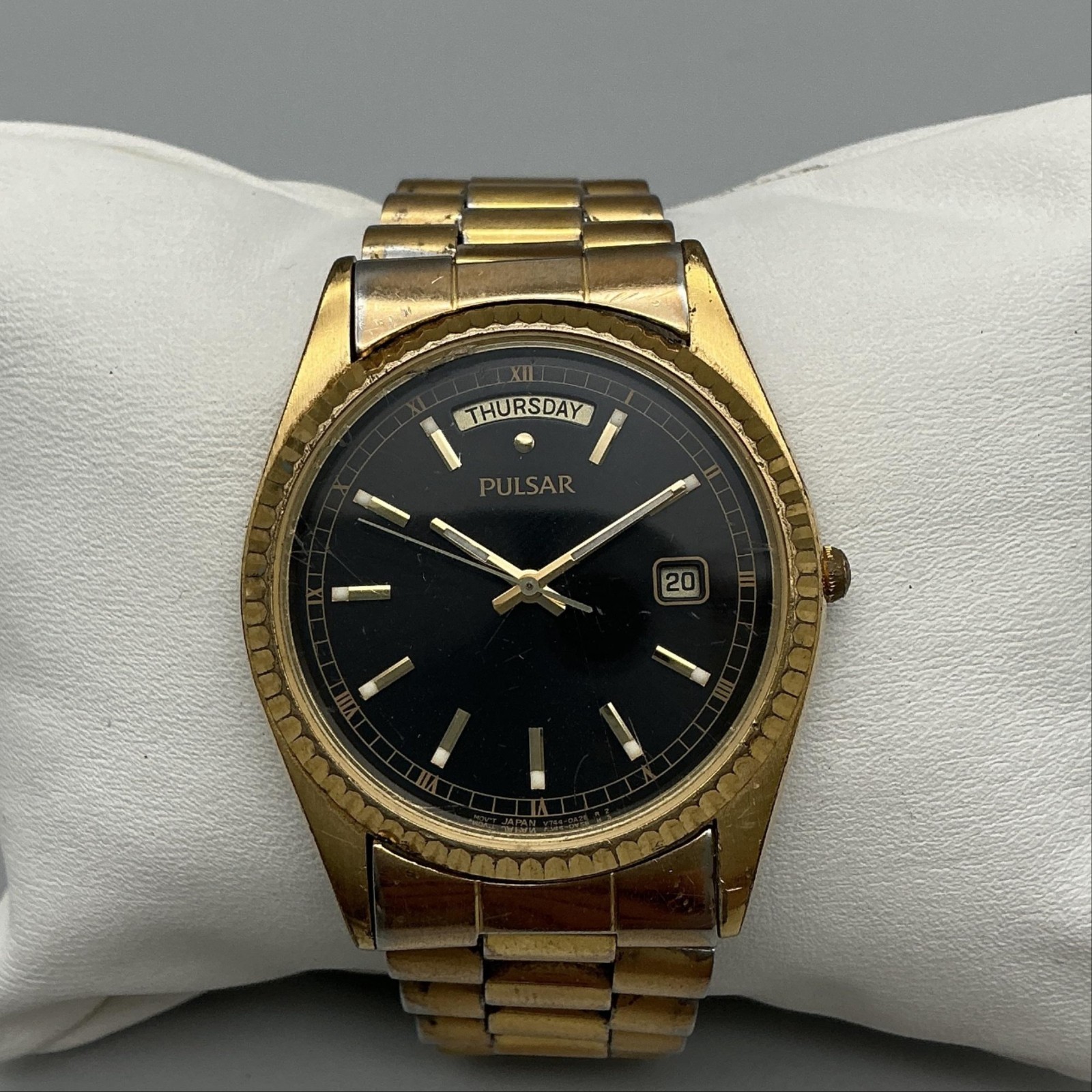 Vintage Pulsar President Mens Watch 35mm Day Gold Tone V744-0A20 New Battery 7″