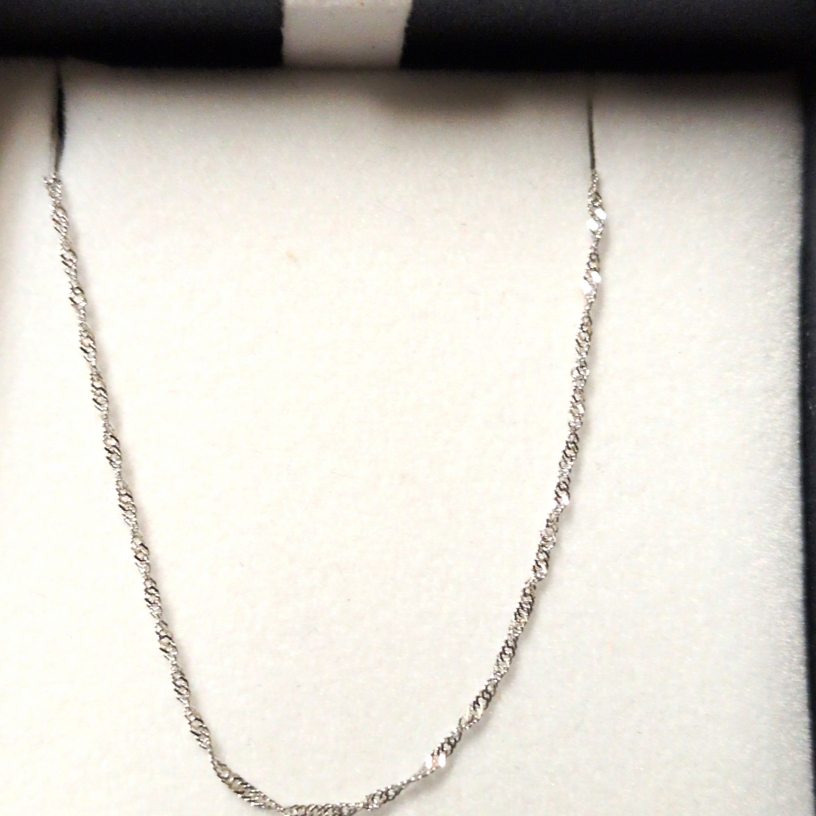 APMEX Women’s 10kt White Gold Rope Chain Necklace, Singapore Style Chain 18in