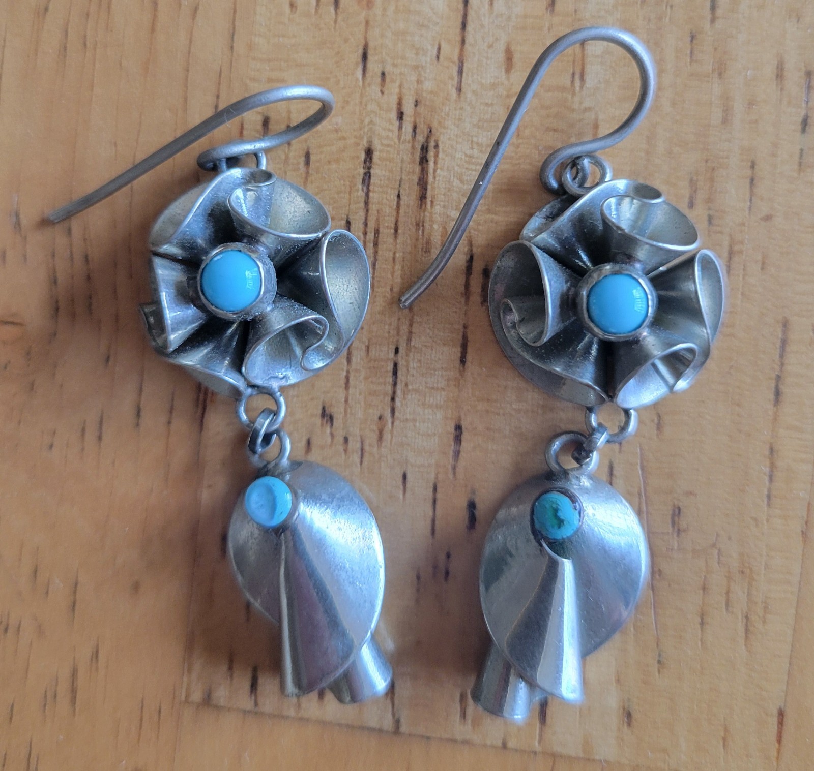 Silver Tone Blue Turquoise Round Cabochon Flower Dangle Earrings French Wire