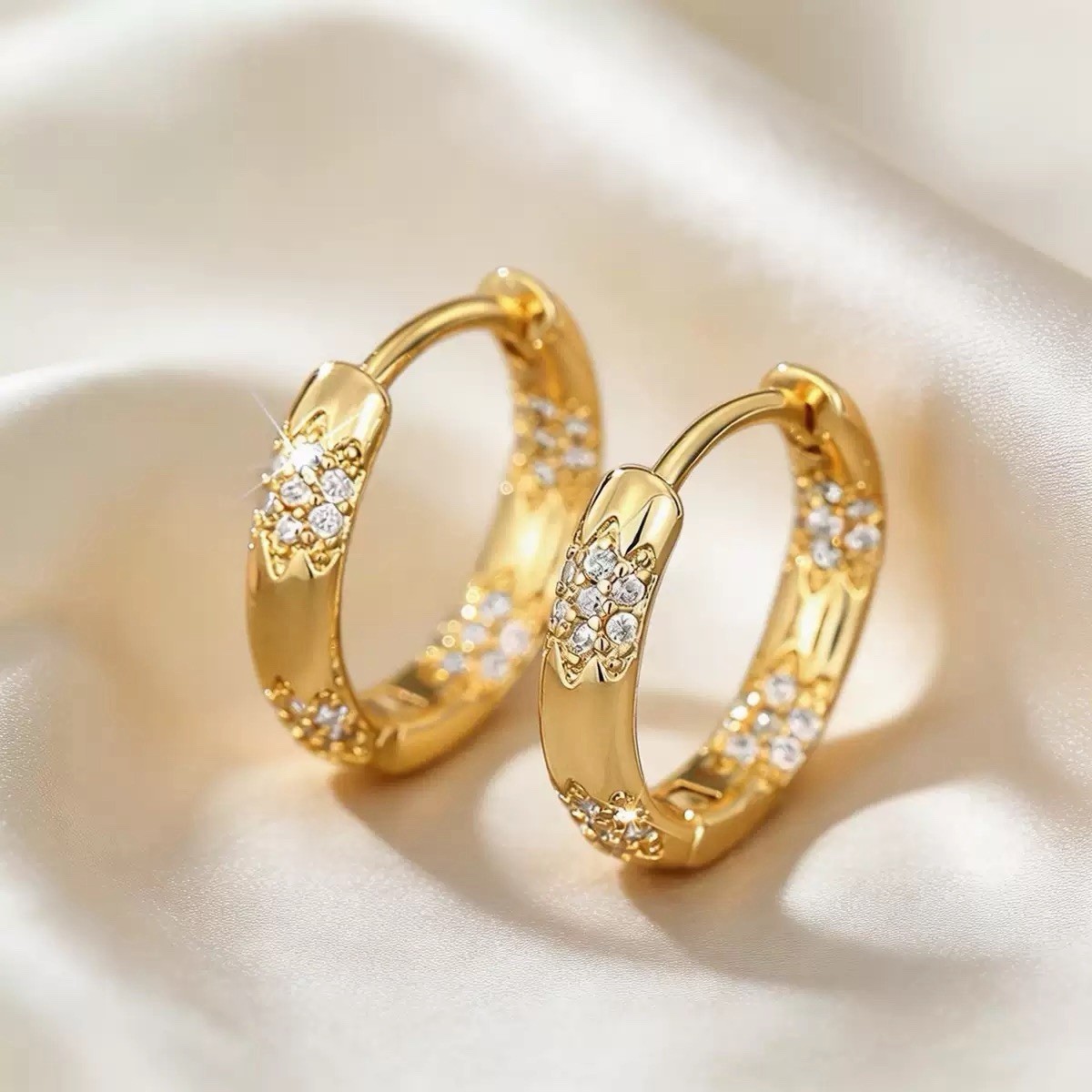 18K Gold Plated CZ Huggie Hoop Earrings Minimalist Sparkling Huggie Hoops 463