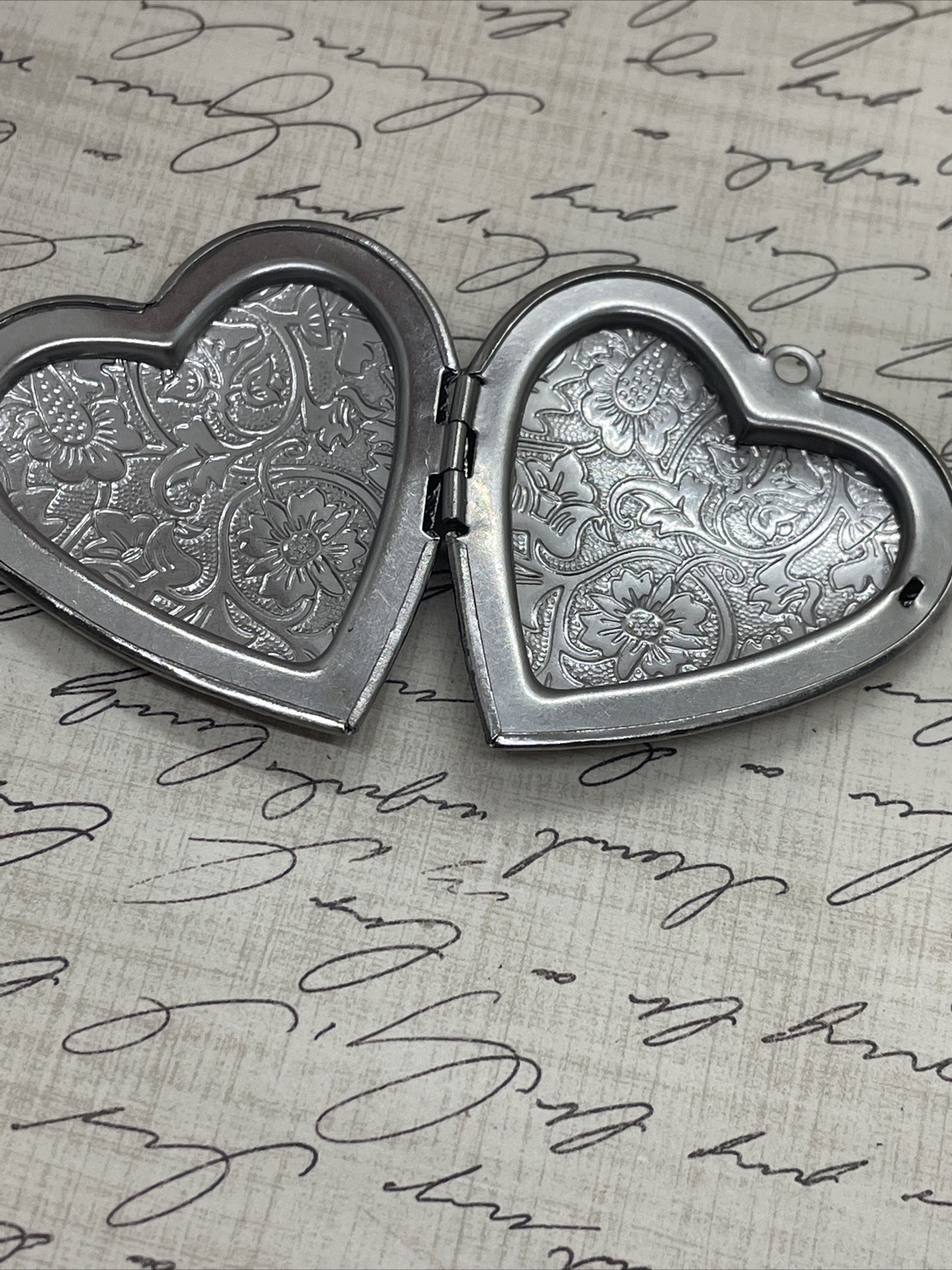 Heart SILVER BUNNY RABBIT Locket Necklace JEWELRY Pendant PHOTO Picture CAMEO