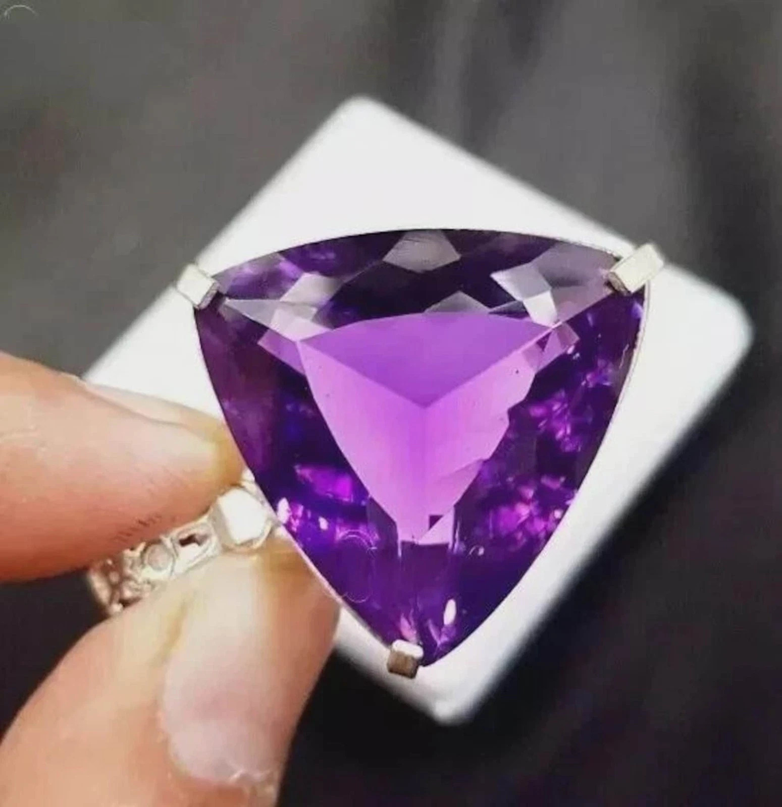 21 Ct Natural Ceylon Purple Sapphire Trillion Cut Certified Gemstone Pendant