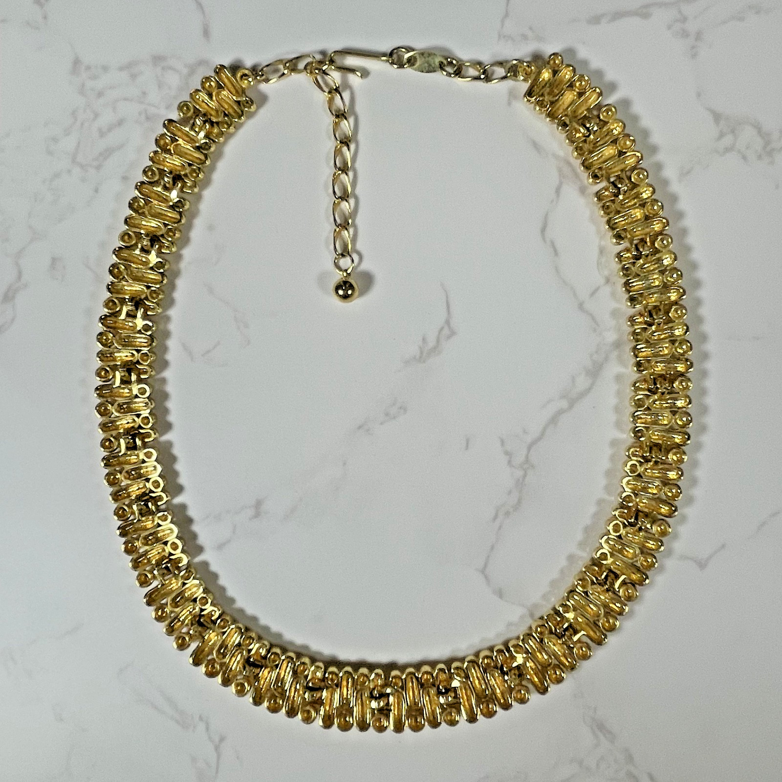 VTG Signed Trifari Gold Tone Statement Necklace Ribbed Link Collar Runway Glam