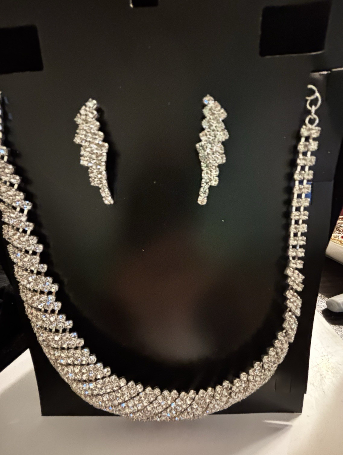 New Silver Tone Clear Crystal Rhinestone Set Great for A Special Occasion