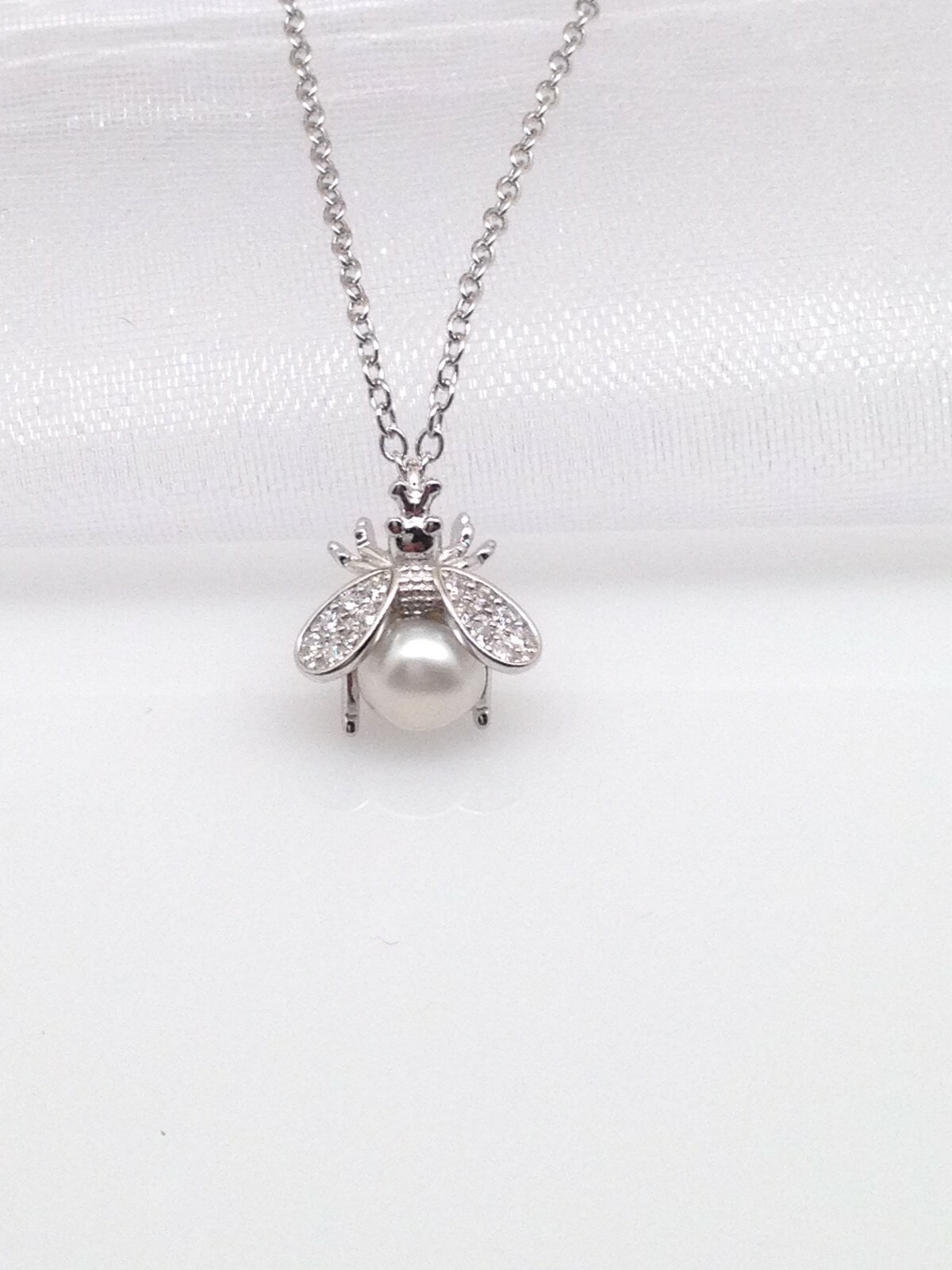 925 Sterling Silver Bumble Bee w/ Pearl Pendant Necklace 11mm(0.43″) 17.75″