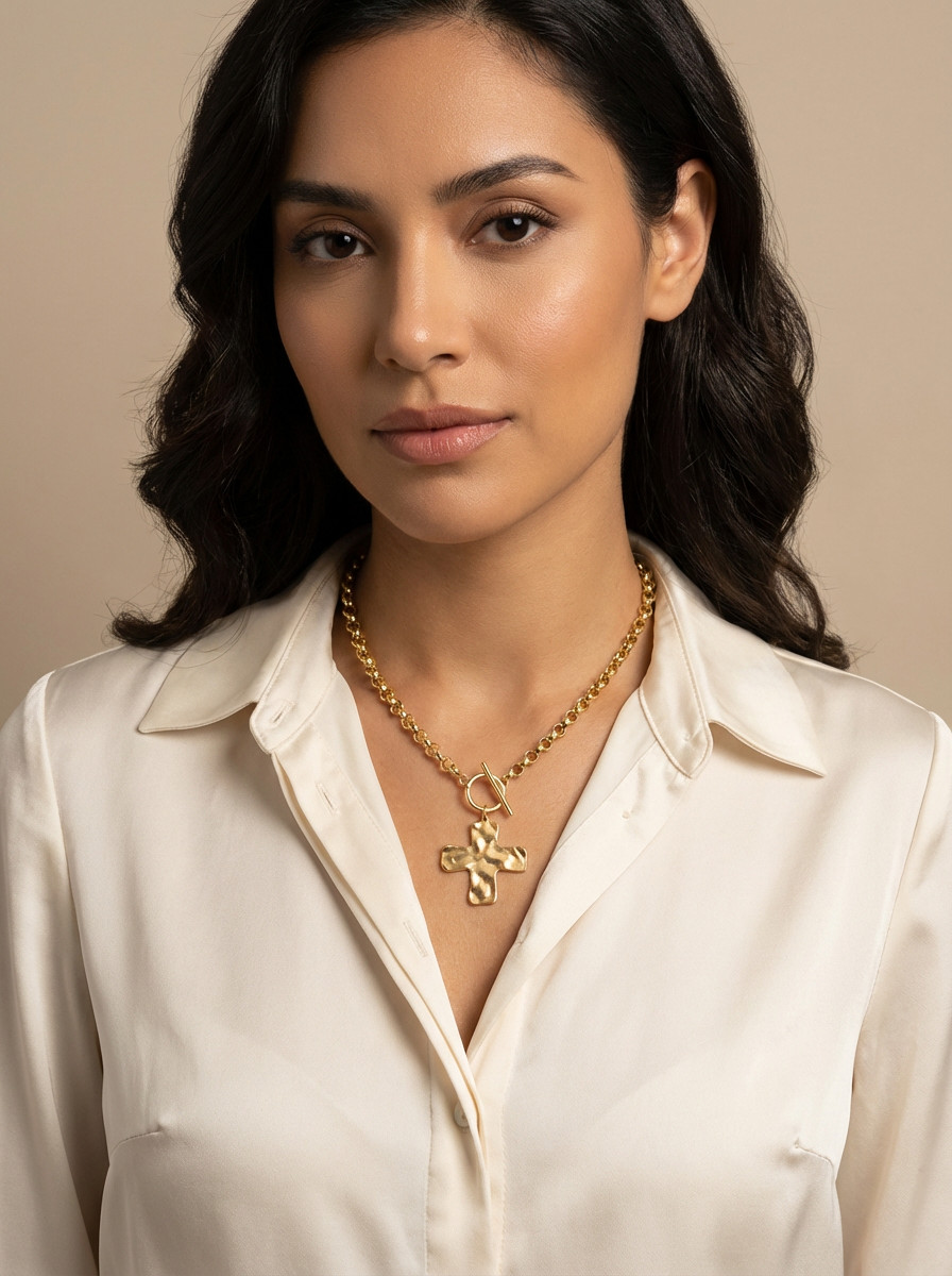 1pc Minimalist Fashionable Gold Hammered Thick Cross Pendant Necklace