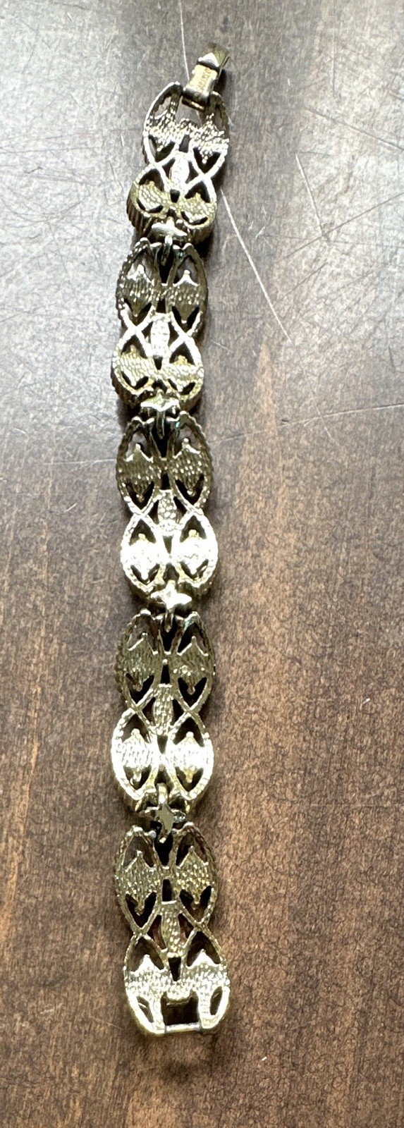 Sarah Coventry Signed Gold Tone Link Bracelet Green/Orange Cabochons Fold Over