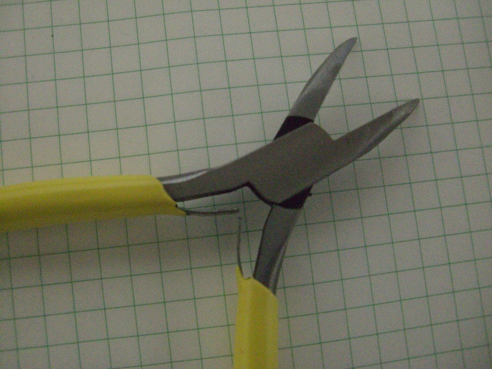 FavoriteUSA MINIATURE BENT NOSE SETTING PLIER SMOOTH JAWS 4-1/2″ HIGH QUALITY