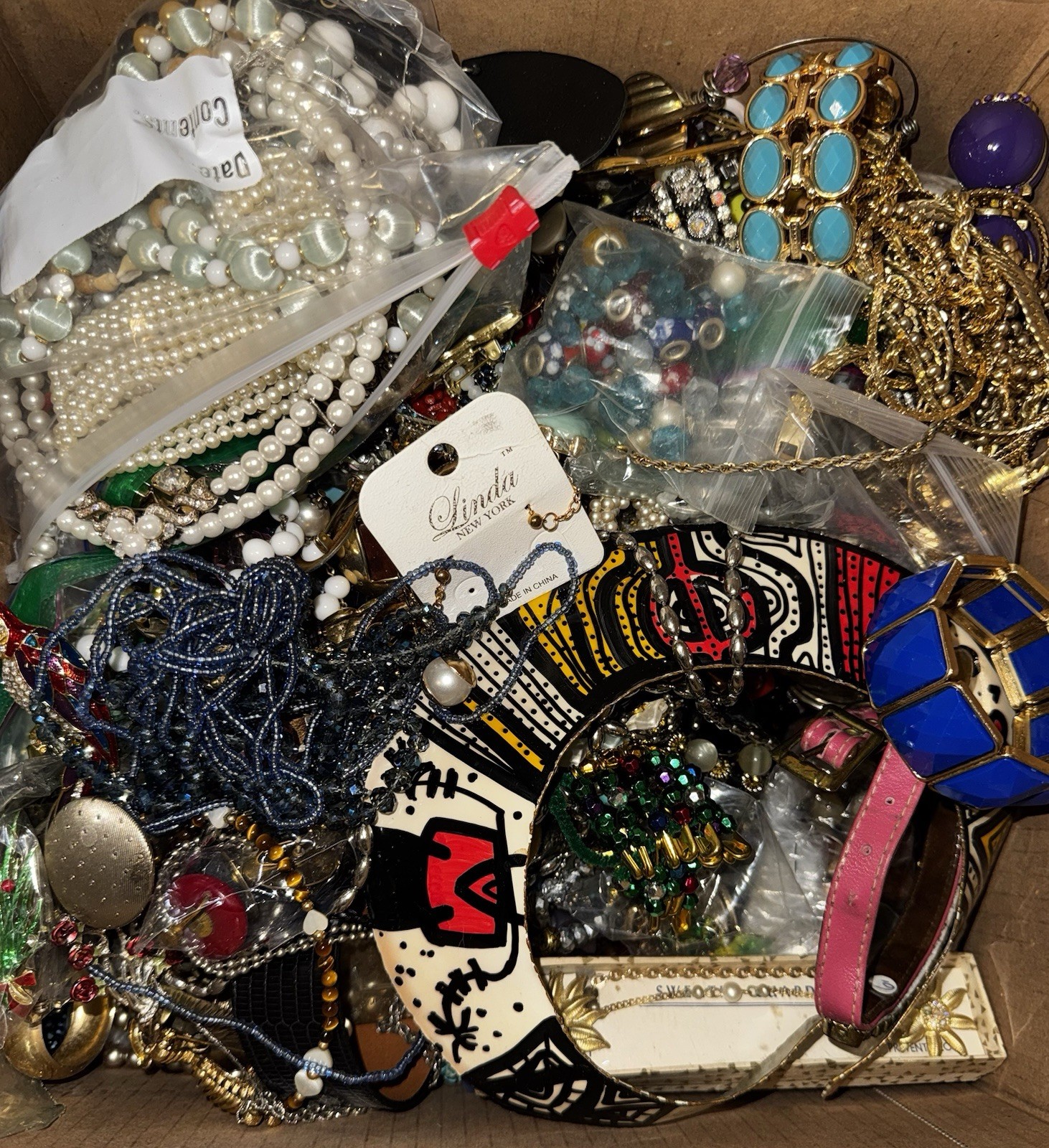 21+ Lbs Junk Drawer Goldtone Wear Craft Repair Unknown Vtg Mod Jewelry Lot DAUS+