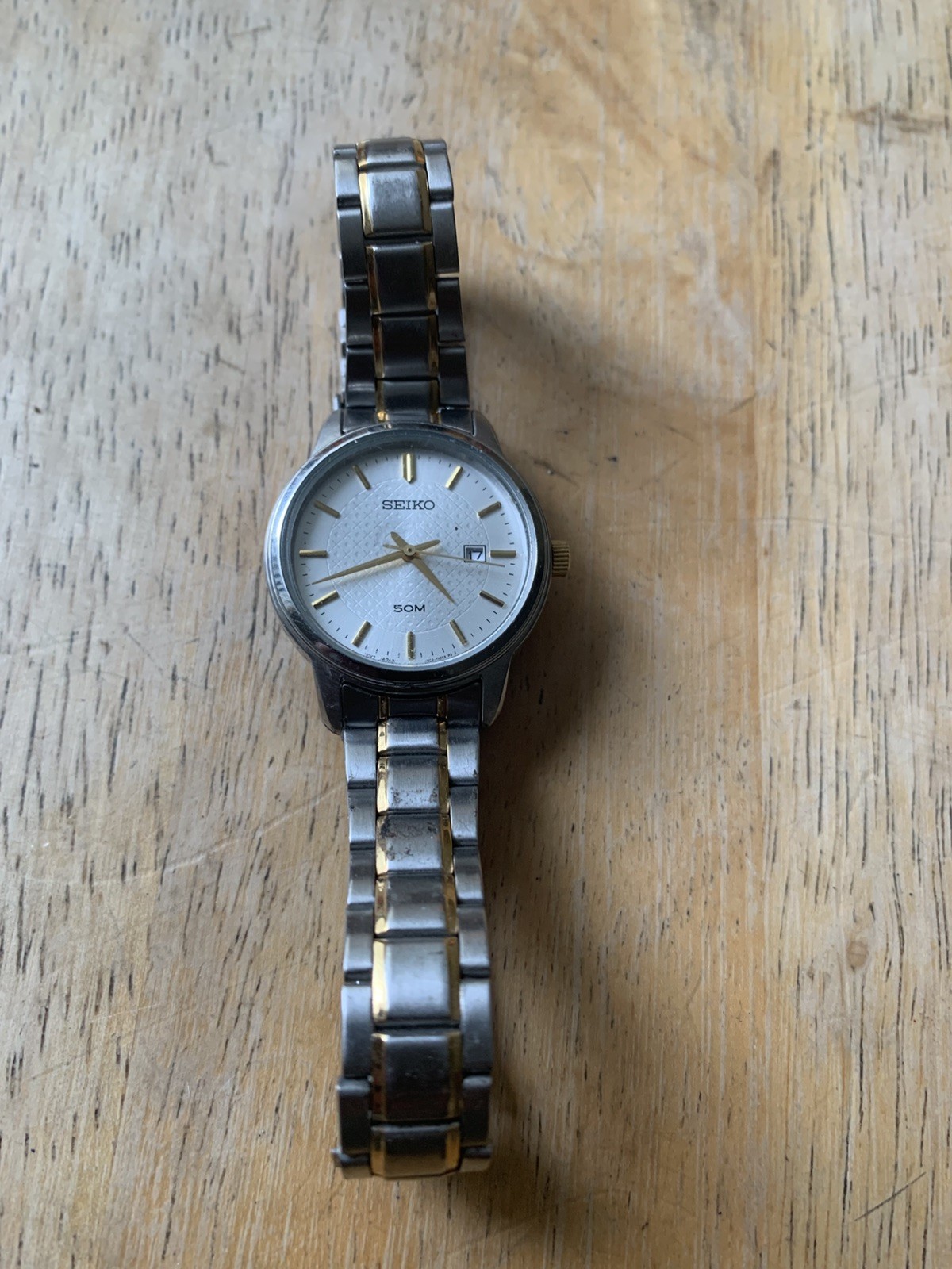 SEIKO Neo Classic 6N22-00F0 Quartz Women’s Silver Date Watch