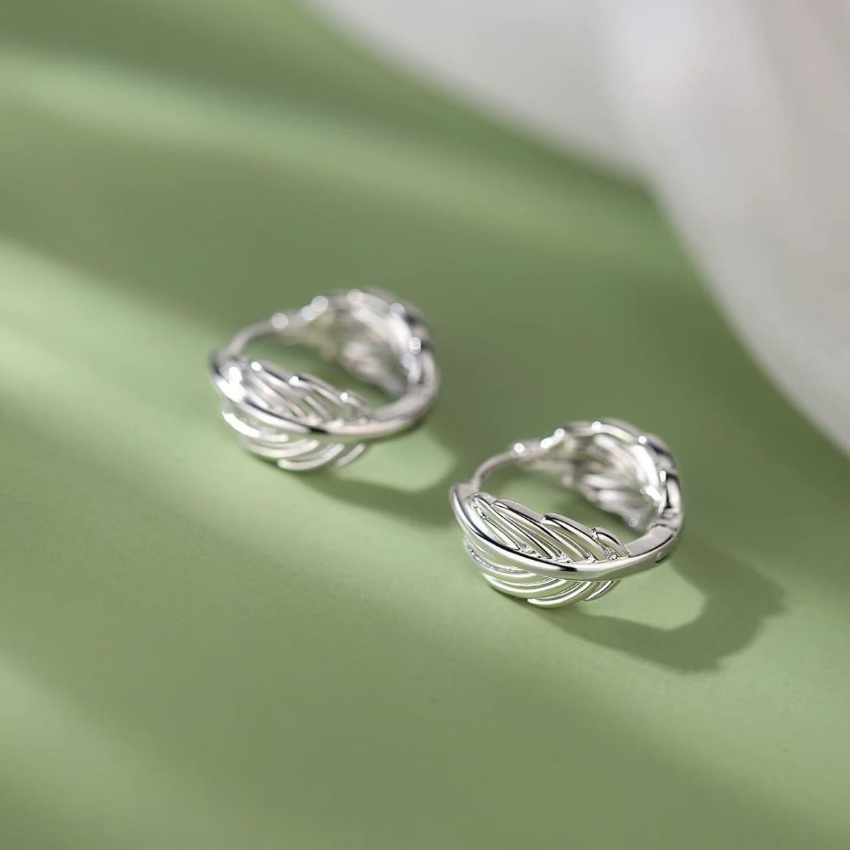 Cute Leaves Small 925 Sterling Silver Hoop Earrings