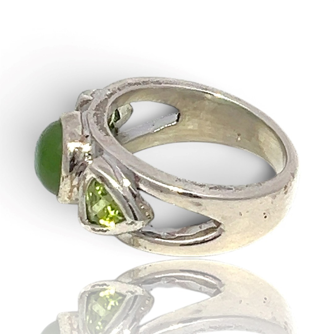 Sterling Silver Nephrite and Trillion Cut Green Cubic Zirconia Ring (KS1027098)