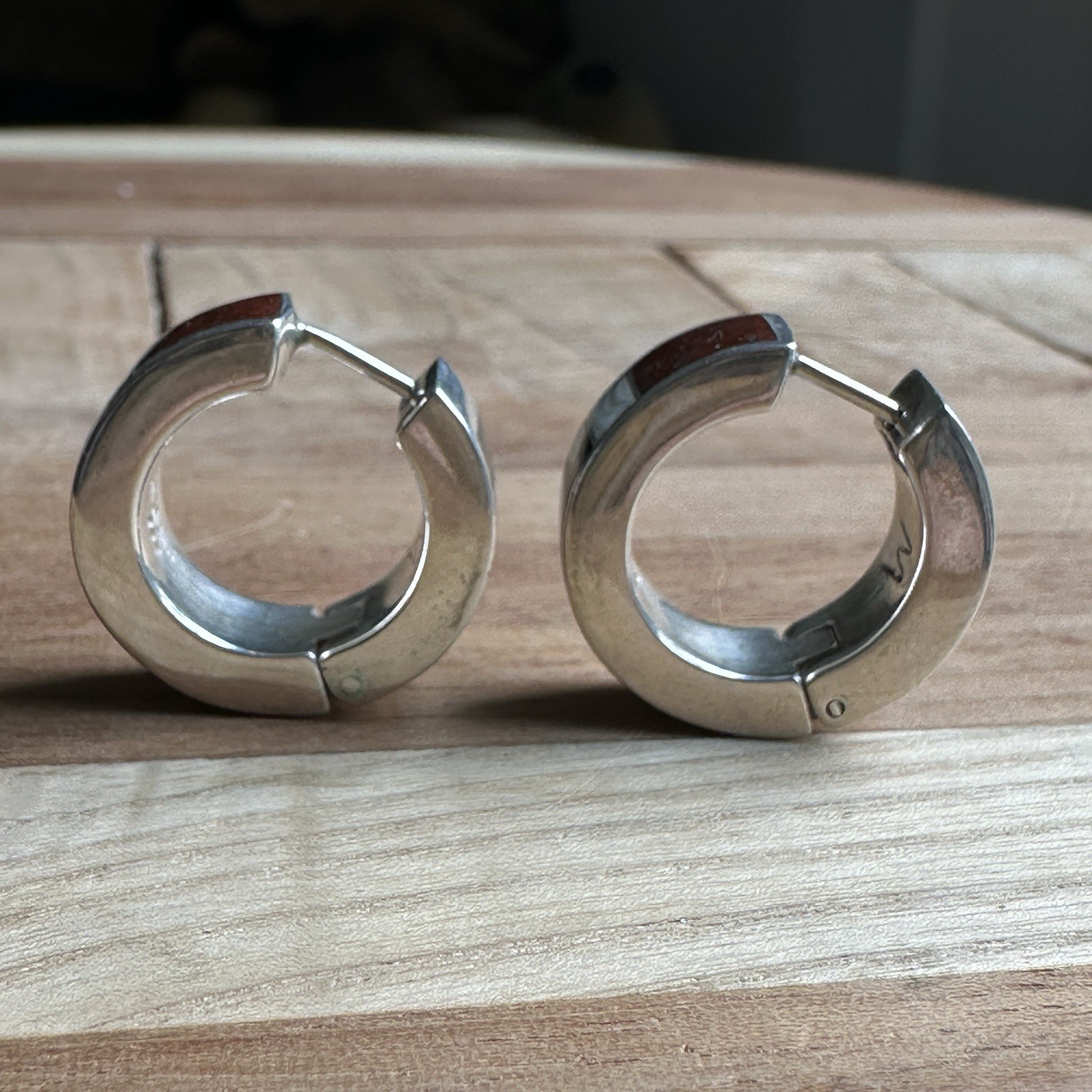 Wayne Etsitty Navajo Hoop Earrings 0.7 in Plume Banded Agate Onyx Sterling 14.0g