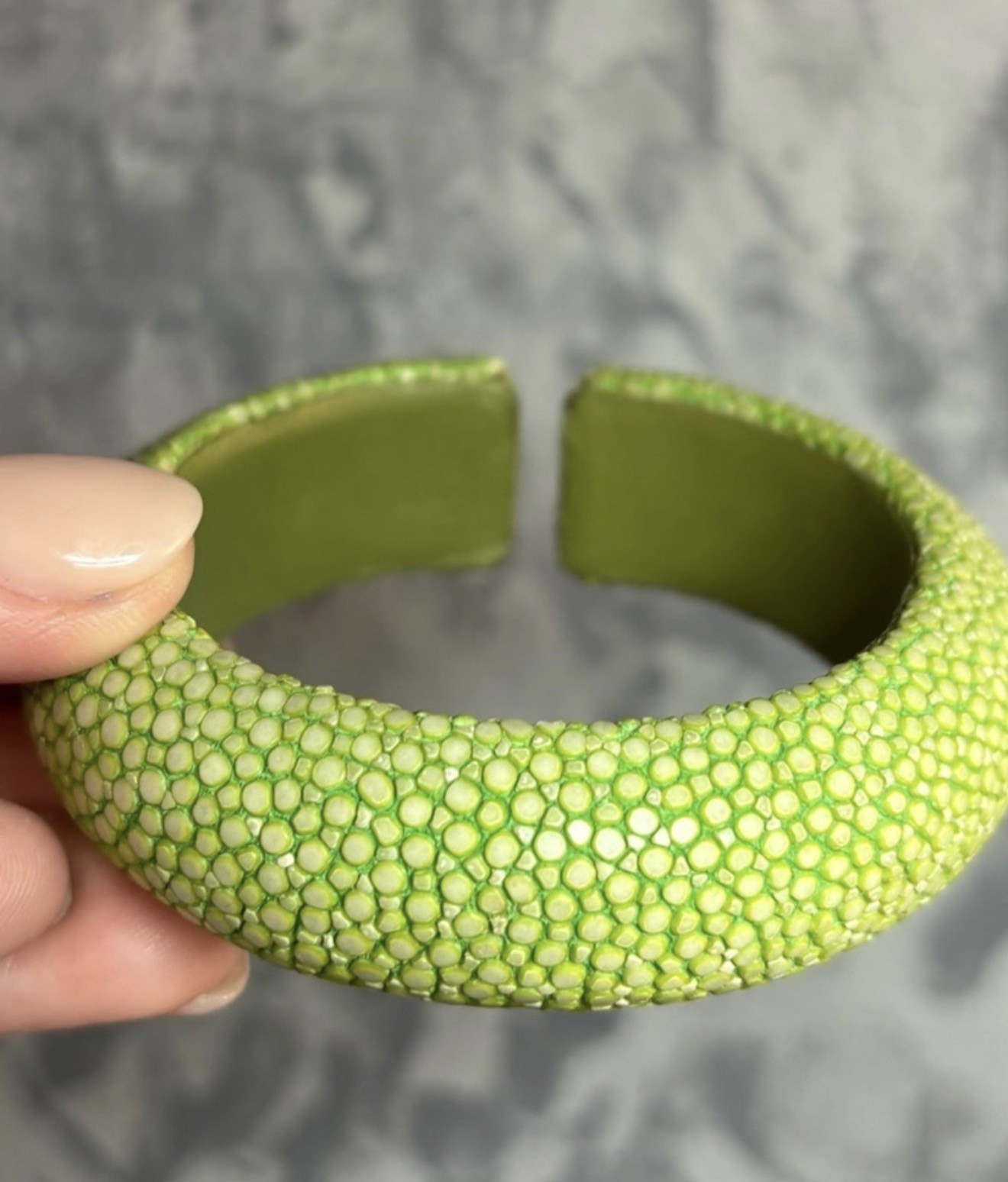Beautiful Prized Genuine Green Stingray Leather Cuff Bangle Size 6.5”