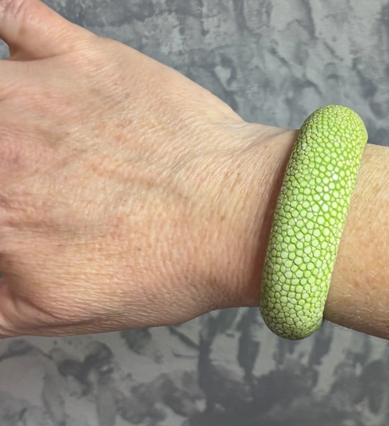 Beautiful Prized Genuine Green Stingray Leather Cuff Bangle Size 6.5”