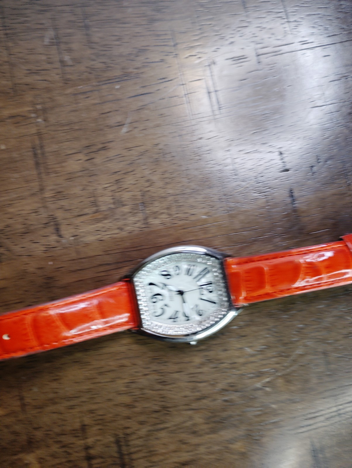 : AvonModel: Scarlet (2014)Case Shape: Barrel or TonneauMovement